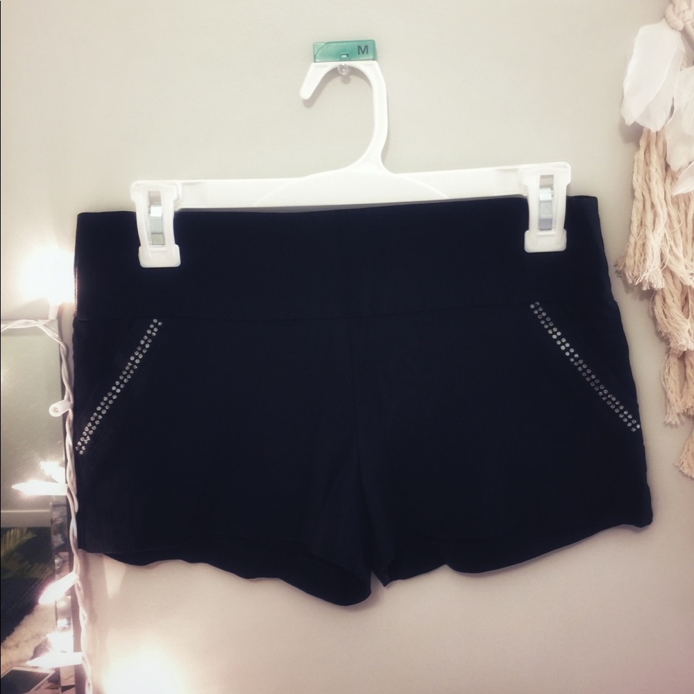 Bejeweled shorts ✨